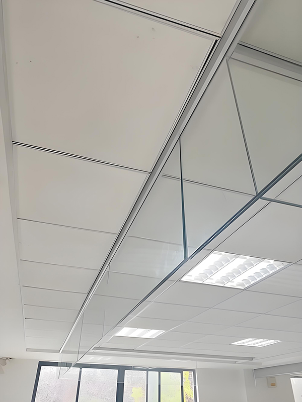 阿勒泰玻璃阿勒泰挡烟垂壁