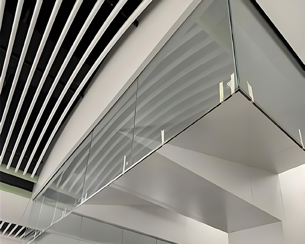 阿勒泰玻璃阿勒泰挡烟垂壁