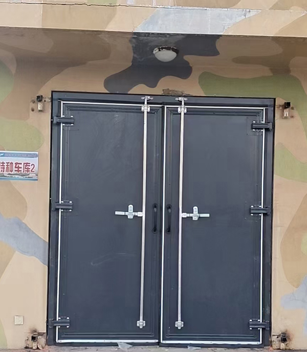 阿勒泰工业平开门