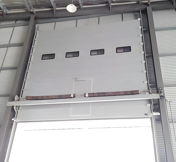 阿勒泰工业滑升门