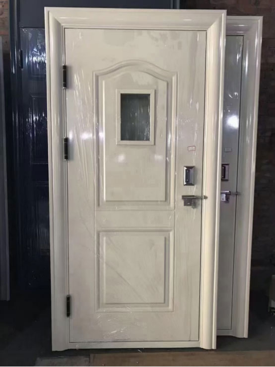 阿勒泰学校教室门 阿勒泰学校教室门