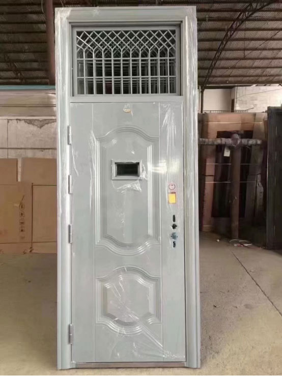 阿勒泰学校教室门 阿勒泰学校教室门