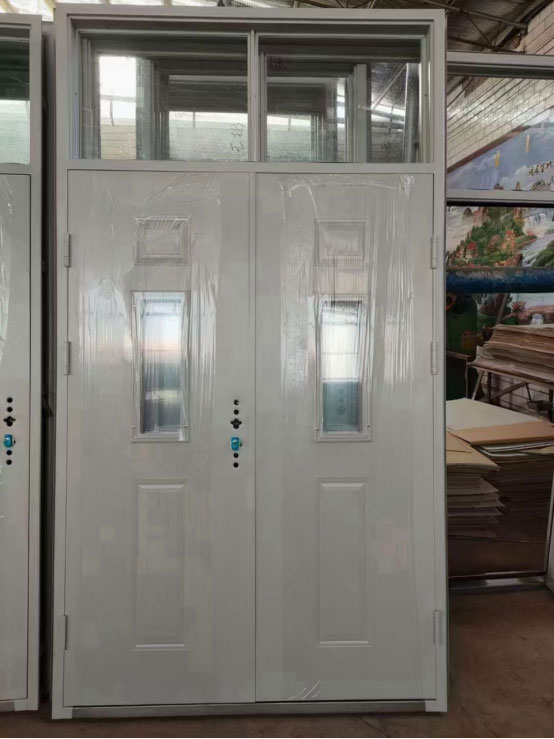 阿勒泰学校教室门 阿勒泰学校教室门