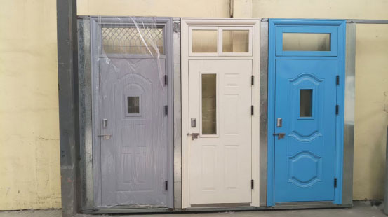 阿勒泰学校教室门