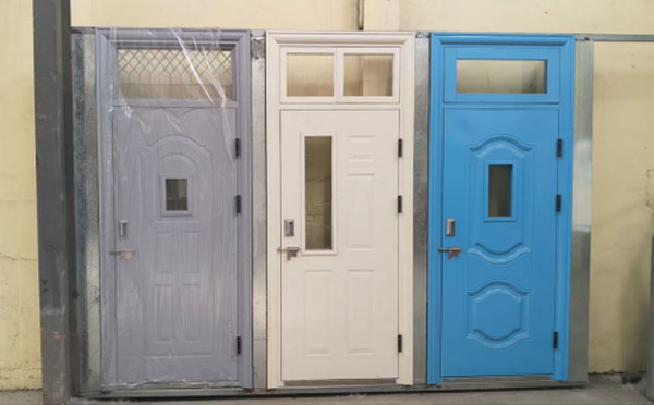 阿勒泰学校教室门