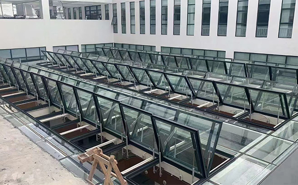 百安科技有限公司近期阿勒泰排烟窗项目案例分享