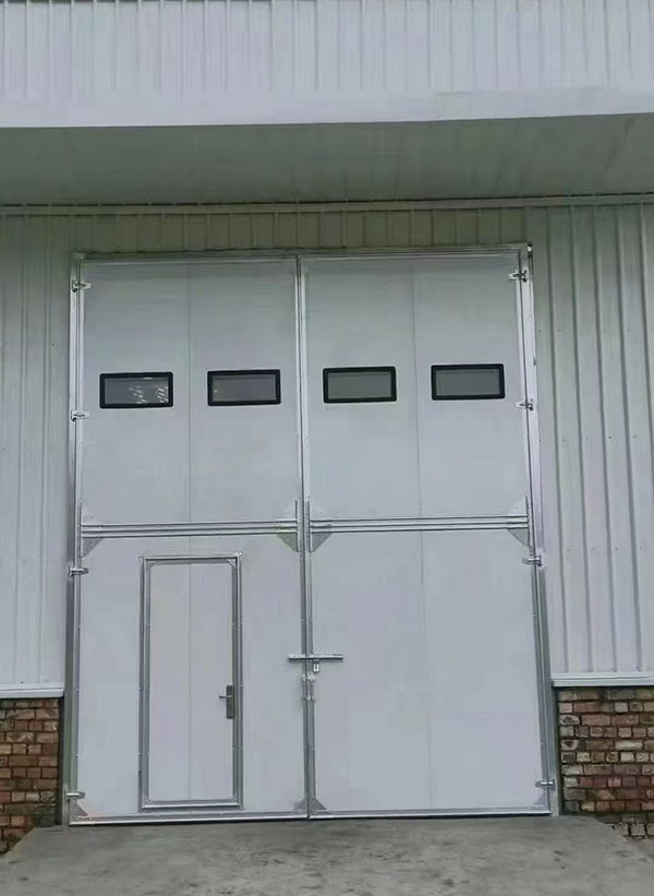 阿勒泰工业门在设备装配车间出入口的实施记录