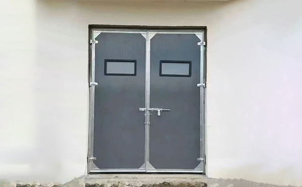 阿勒泰工业门在高温作业区域的运行表现